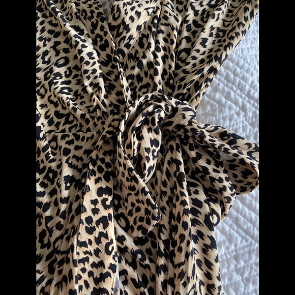 BCBGMAXAZRIA CHEETAH PRINT WRAP DRESS SIZE S - Picture 4 of 8